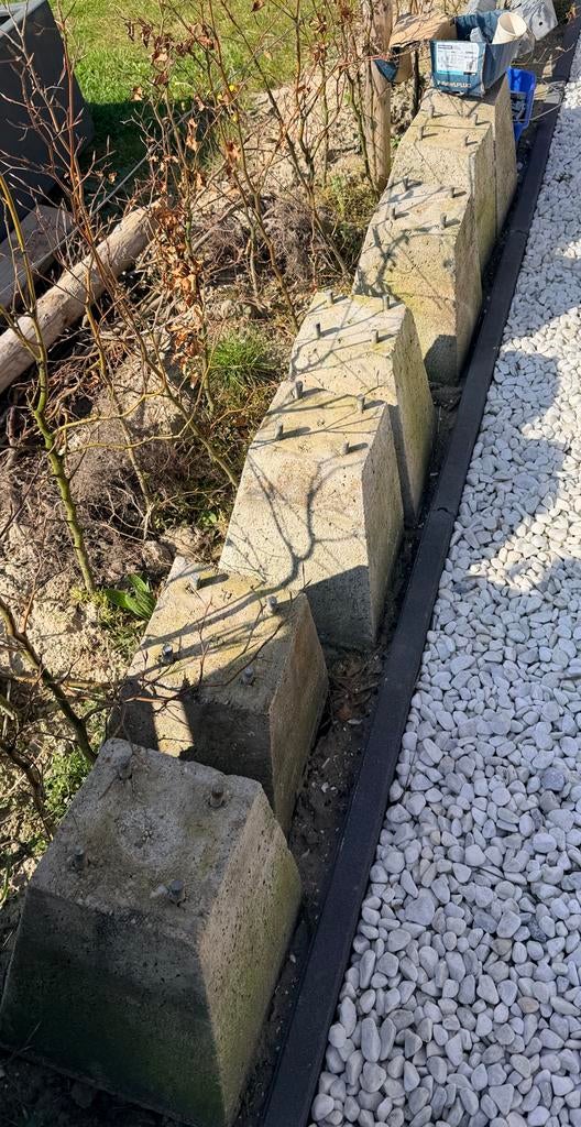 7 Beton poeren - Stevige fundering voor diverse projecten, Doe-het-zelf en Verbouw, Metselstenen, Ophalen, Gebruikt, Beton