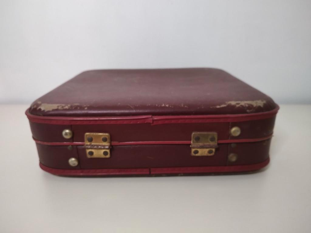 K569 stewardess koffer in de kleur bordeaux rood, Overige materialen, Gebruikt, Onbekend, Minder dan 50 cm