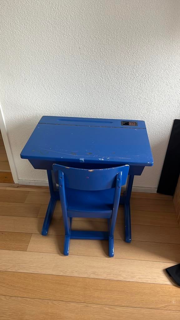 Schooltafeltje met bijbehorend stoeltje, Kinderen en Baby's, Kinderkamer | Tafels en Stoelen, Ophalen, Gebruikt, Tafel(s) en Stoel(en)
