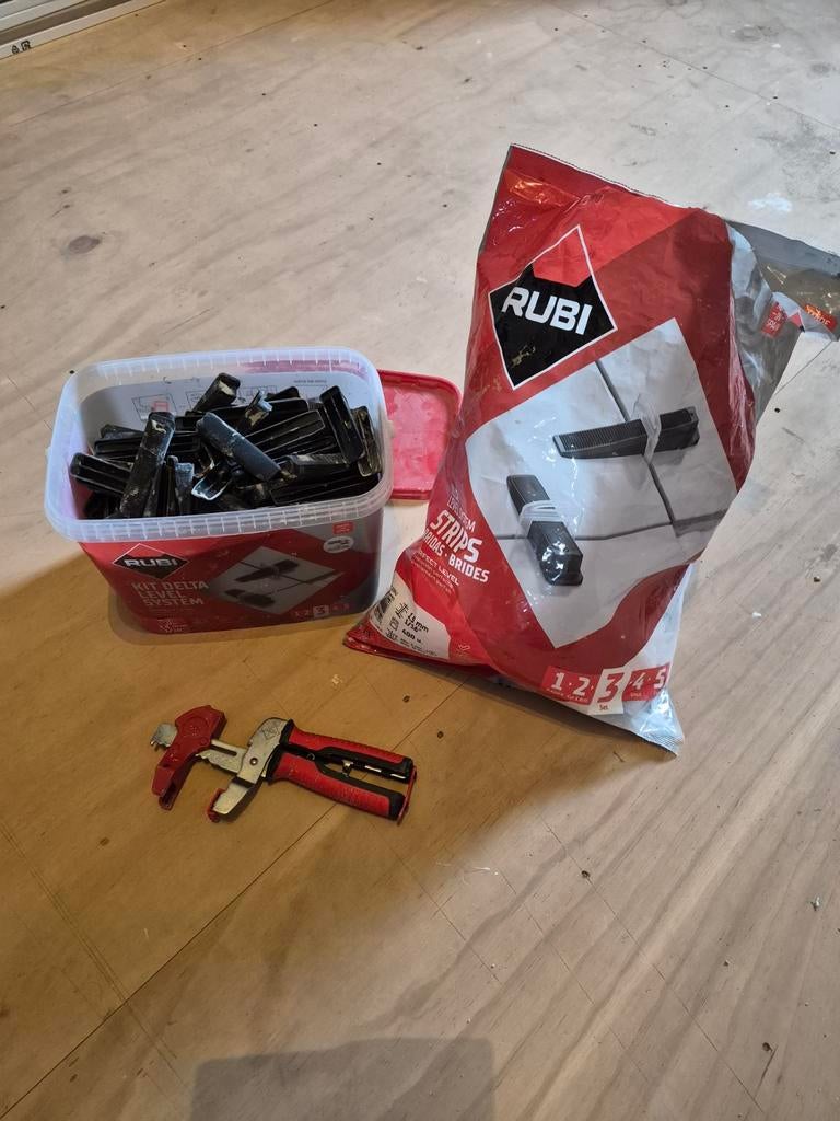 Rubi levelling systeem 1,5 mm: wiggen en strips, Ophalen of Verzenden