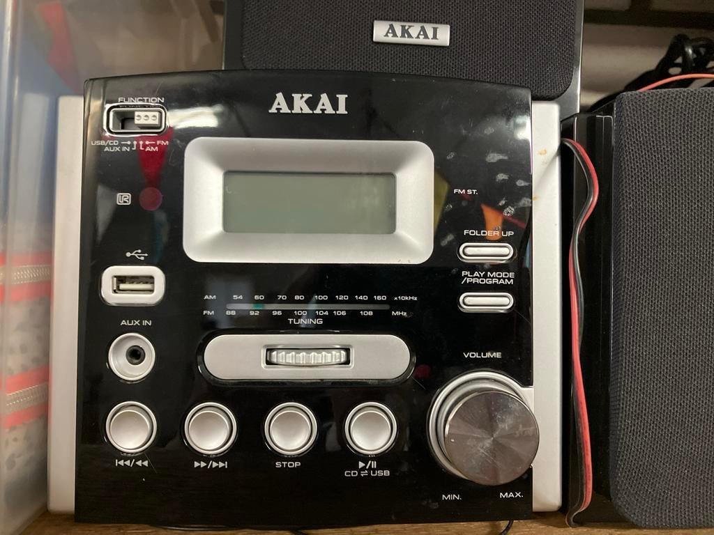 Akai Radio met 2 Boxen - Klaar voor gebruik, Gebruikt, Tuner of Radio, Ophalen of Verzenden, Microset