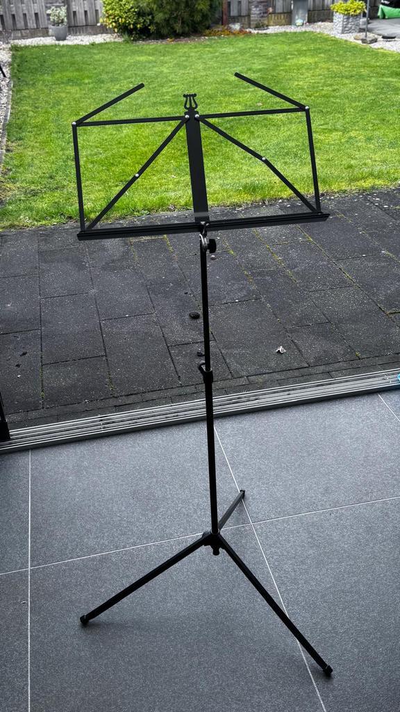Compacte opvouwbare muziek bladstaander, Muziek en Instrumenten, Standaards, Gebruikt, Muziekstandaard, Overige instrumenten, Ophalen
