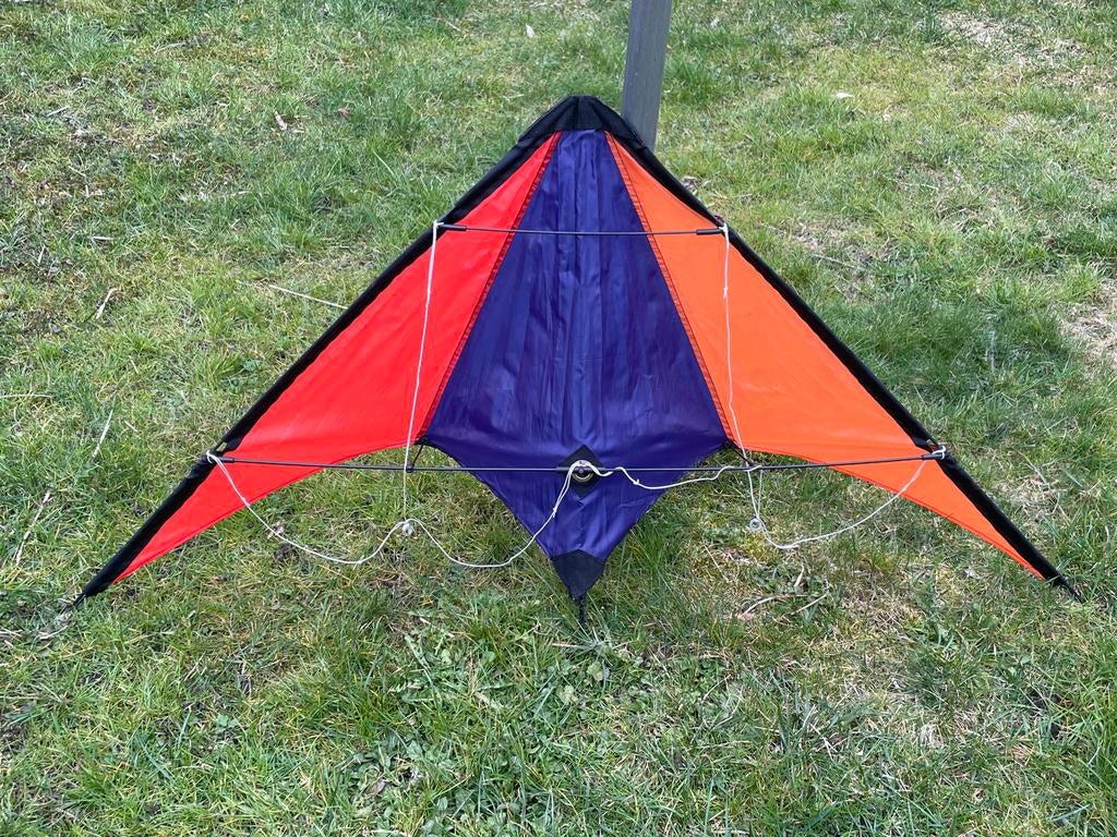 Tweelijns vlieger 130cm, Sport en Fitness, Vliegeren, Ophalen of Verzenden, Gebruikt, Tweelijns, Vlieger