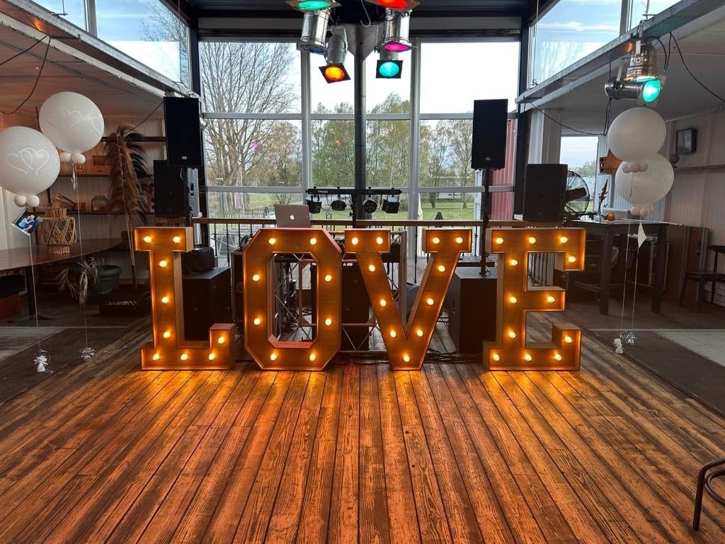 XXL letters LOVE huren eyecatcher voor bruiloft en feest €75, Ophalen, Zo goed als nieuw, Geboorte of Huwelijk