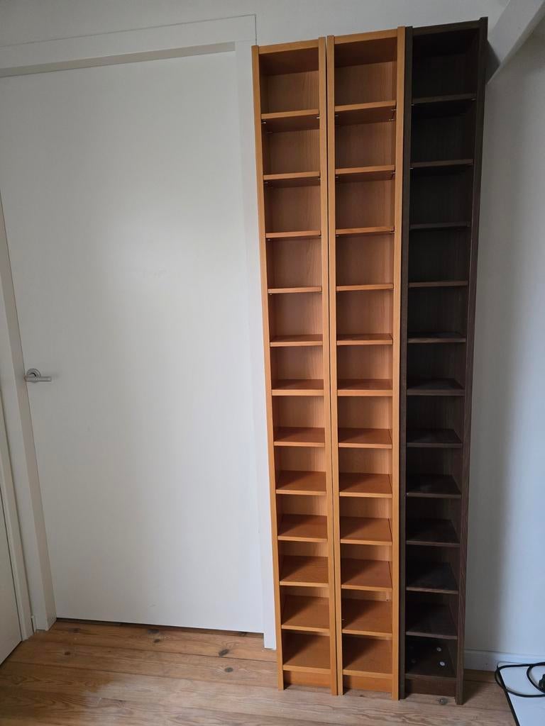 Ikea CD/DVD kasten - 2x licht hout, 1x donker hout., Huis en Inrichting, Woonaccessoires | Cd- en Dvd-rekken, Ophalen, Hout, Cd's of Dvd's