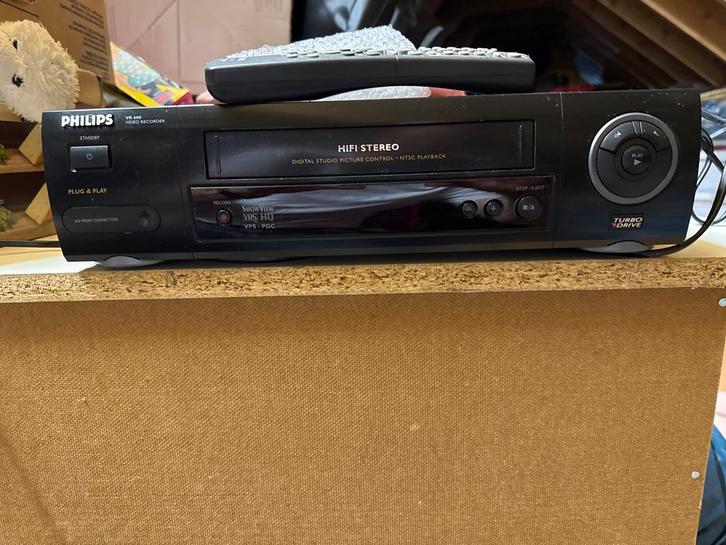 Philips VR 600 VHS Videorecorder met afstandsbediening, Audio, Tv en Foto, Videospelers, Zo goed als nieuw, VHS-speler of -recorder