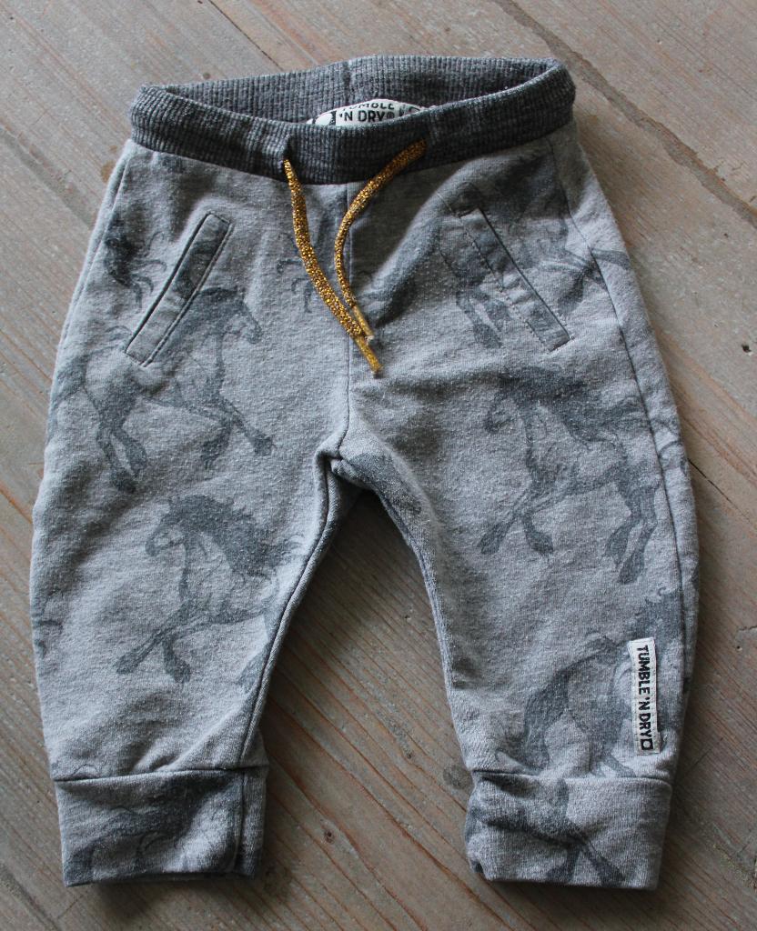 Joggingbroekje van Tumble 'n Dry 56, Kinderen en Baby's, Babykleding | Maat 56, Tumble 'n Dry, Gebruikt, Broekje, Jongetje of Meisje