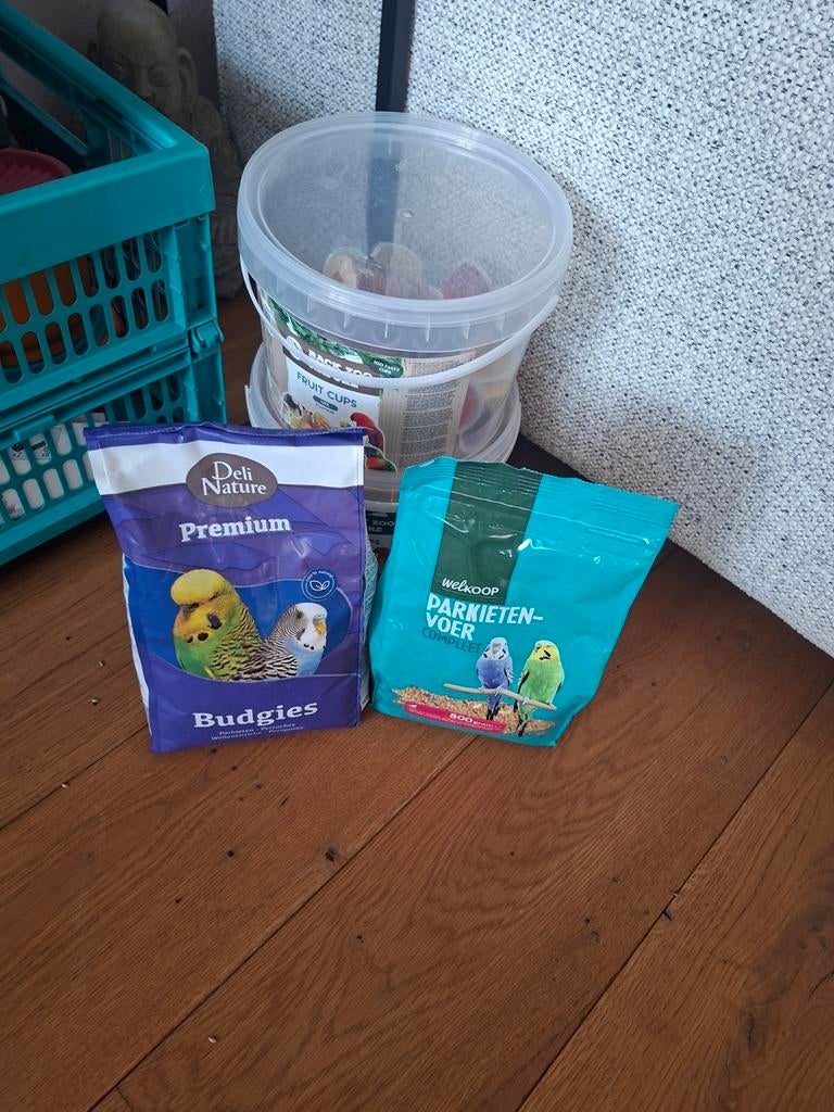 Parkieten voer ruilen, Ophalen