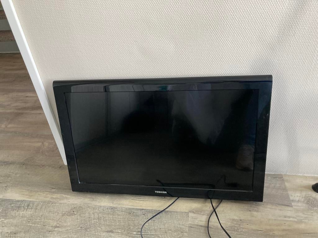 Toshiba LCD COLOUR TV met afstandsbediening - Prima werkend, Ophalen, 50 Hz, HD Ready (720p), 60 tot 80 cm