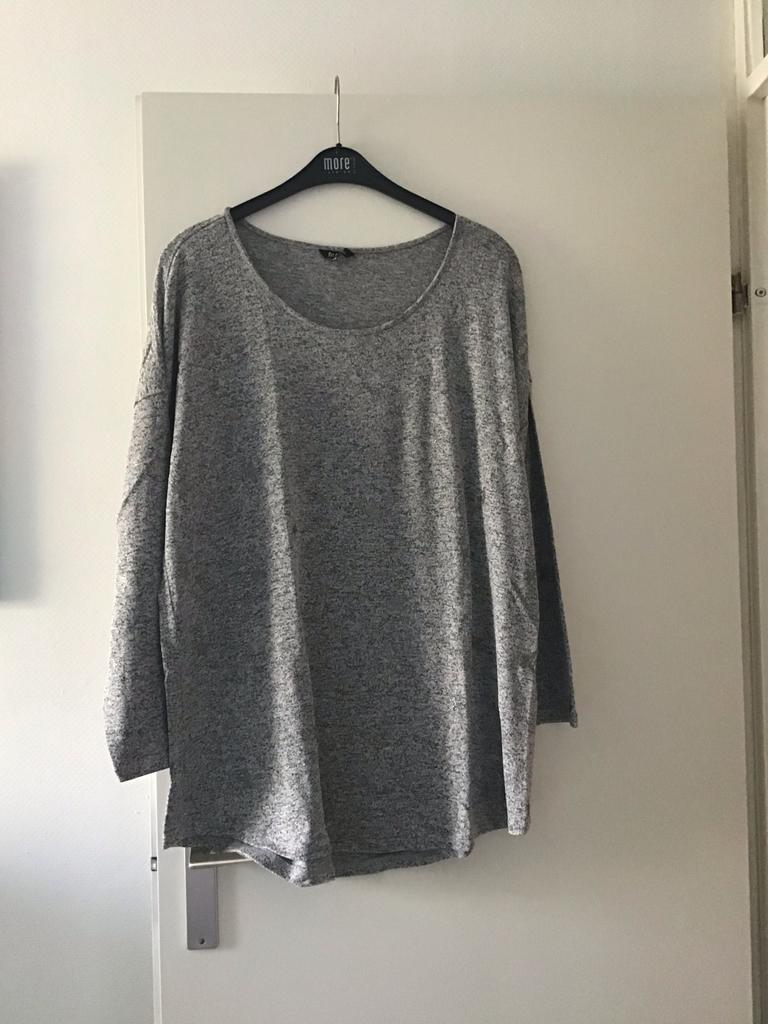 Nieuwe Ruimvallende Tuniek XXL met Spikkels en Sterren, Ophalen of Verzenden, Nieuw, Maat 46/48 (XL) of groter, Grijs