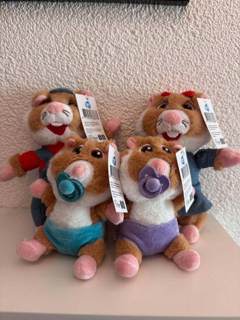 Nieuw set van vier albert heijn familie hamster knuffels, Overige typen, Nieuw, Ophalen of Verzenden, Meerkleurig