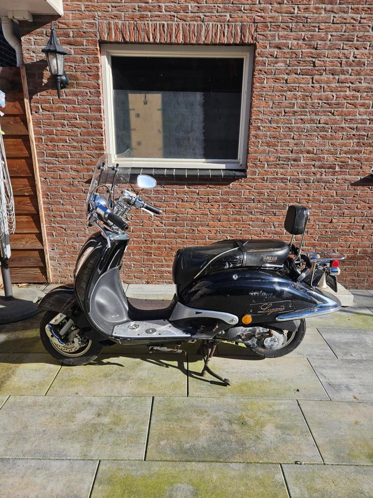 Scooter Razzo opknapper 25km/h met kenteken, Fietsen en Brommers, Ophalen of Verzenden