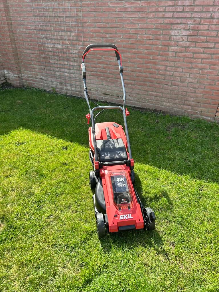 Skil Accu Grasmaaier 34cm, Tuin en Terras, Grasmaaiers, Ophalen, Cirkelmaaier, Accu-grasmaaier, Zo goed als nieuw