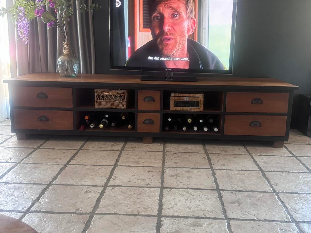 Dressoir /tv meubel robuust 230cm, Huis en Inrichting, Kasten | Dressoirs, Ophalen, Zo goed als nieuw, 50 tot 75 cm, 200 cm of meer