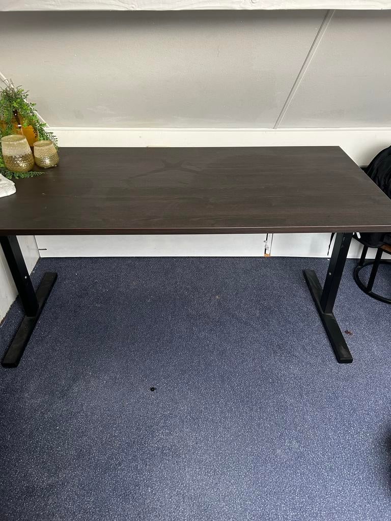 Modern Donkerbruin Bureau - Ideaal voor Thuiswerkplek, Huis en Inrichting, Bureaus, Ophalen, Gebruikt, Spaanplaat of MDF, Bruin