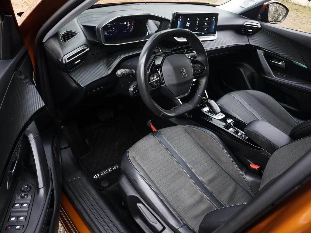 Peugeot e-2008 EV Allure Pack 50 kWh 3-Fase 1e-Eig. & Dealer, 136 pk, Gebruikt, Zwart, Overige kleuren