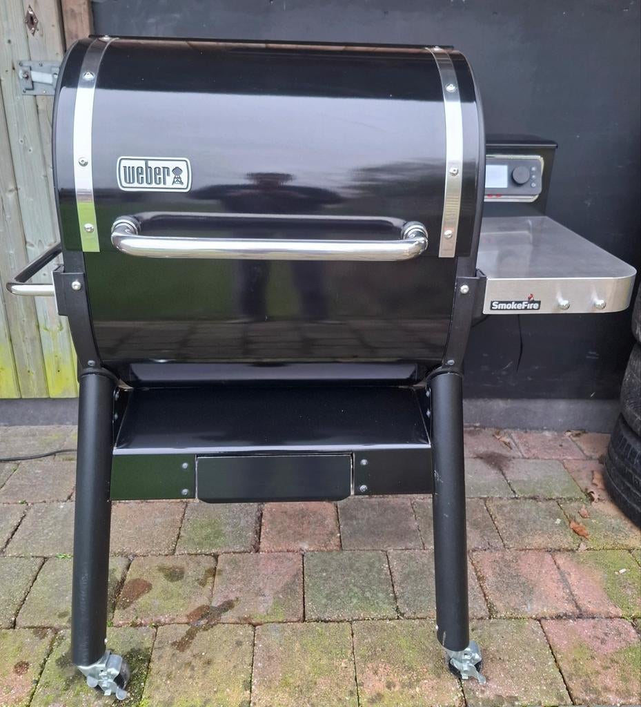 Weber SmokeFire EX4 GBS Pelletbarbecue met hoes, Tuin en Terras, Houtskoolbarbecues, Gebruikt, Met accessoires, Ophalen