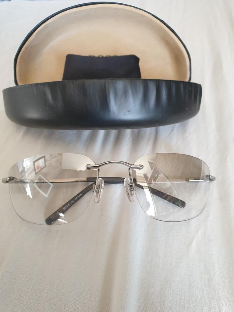 Hugo Boss zonnebril, Ophalen, Zo goed als nieuw, Zwart, Overige merken