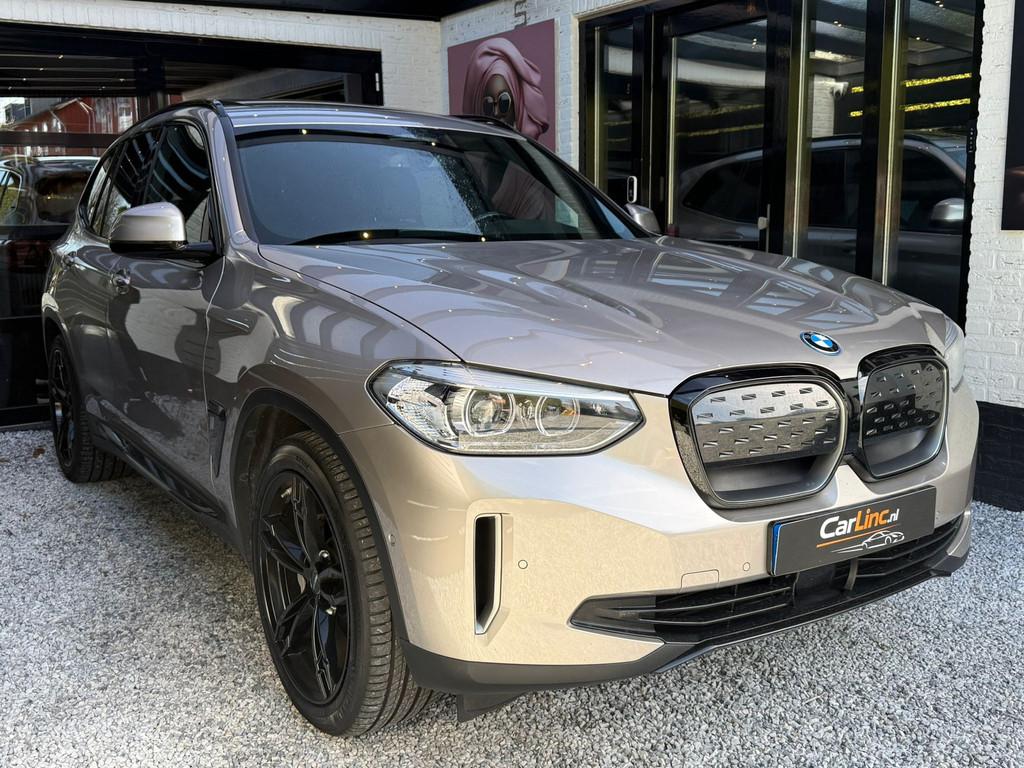 BMW IX3 Executive 80 kWh|PANO|DEALER ONDERHOUDEN|, Auto's, BMW, Achterwielaandrijving, Gebruikt, Adaptive Cruise Control, 1333 min