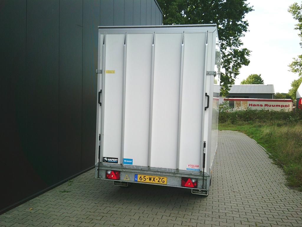 Gesloten plateauwagen met achterklep. 305x180x210 cm. Hapert, Gebruikt, Ophalen, Niet ingevuld, Niet ingevuld