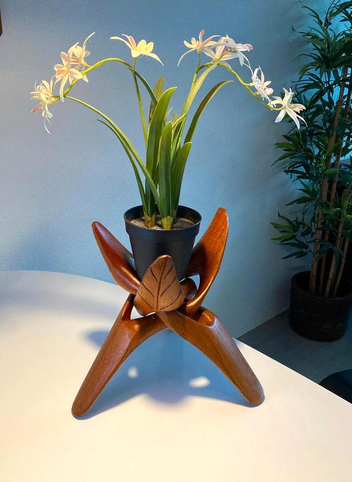 Retro/vintage teakhouten driepoot standaard, Huis en Inrichting, Woonaccessoires | Overige, Ophalen of Verzenden