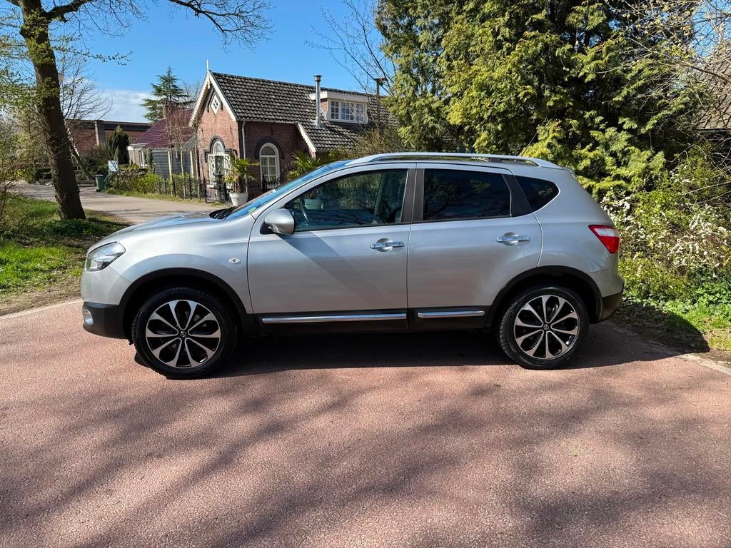 Nissan Qashqai 1.6 Connect Edition / Navi / Pano / Camera /, Voorwielaandrijving, Euro 5, Gebruikt, 1225 kg