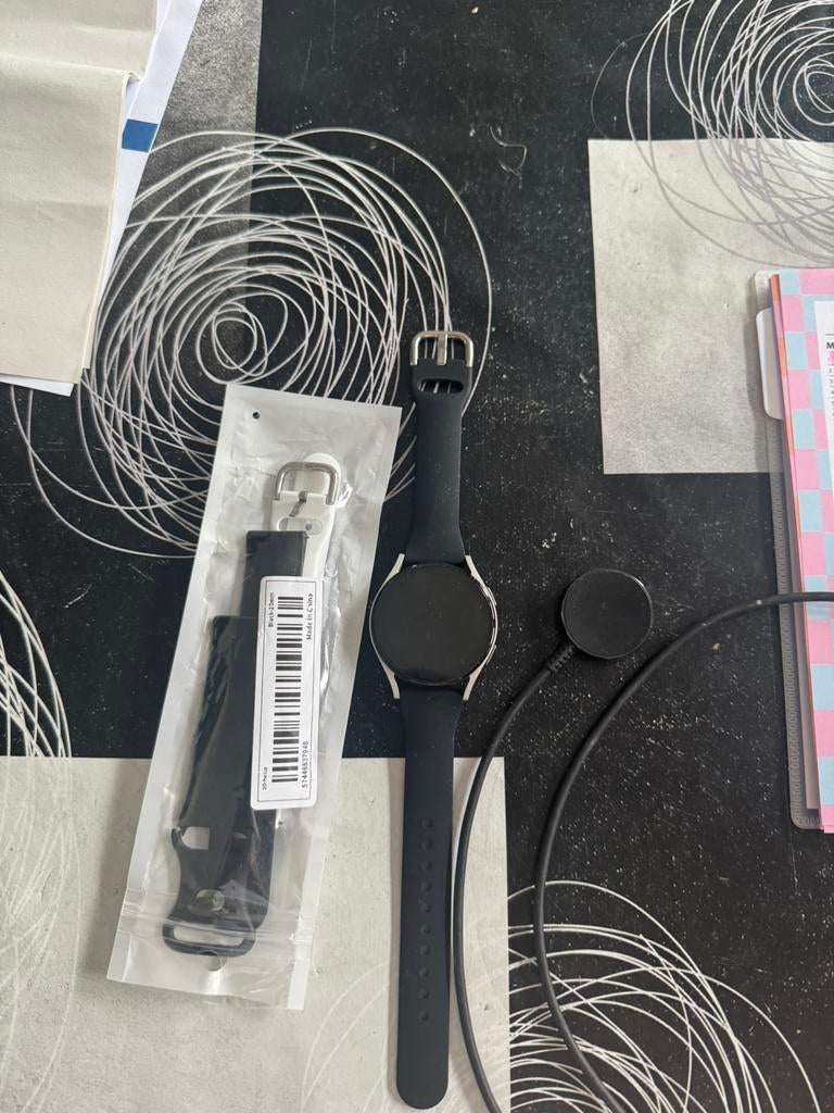 Samsung watch 5, Ophalen of Verzenden, Zo goed als nieuw, Zwart, Android