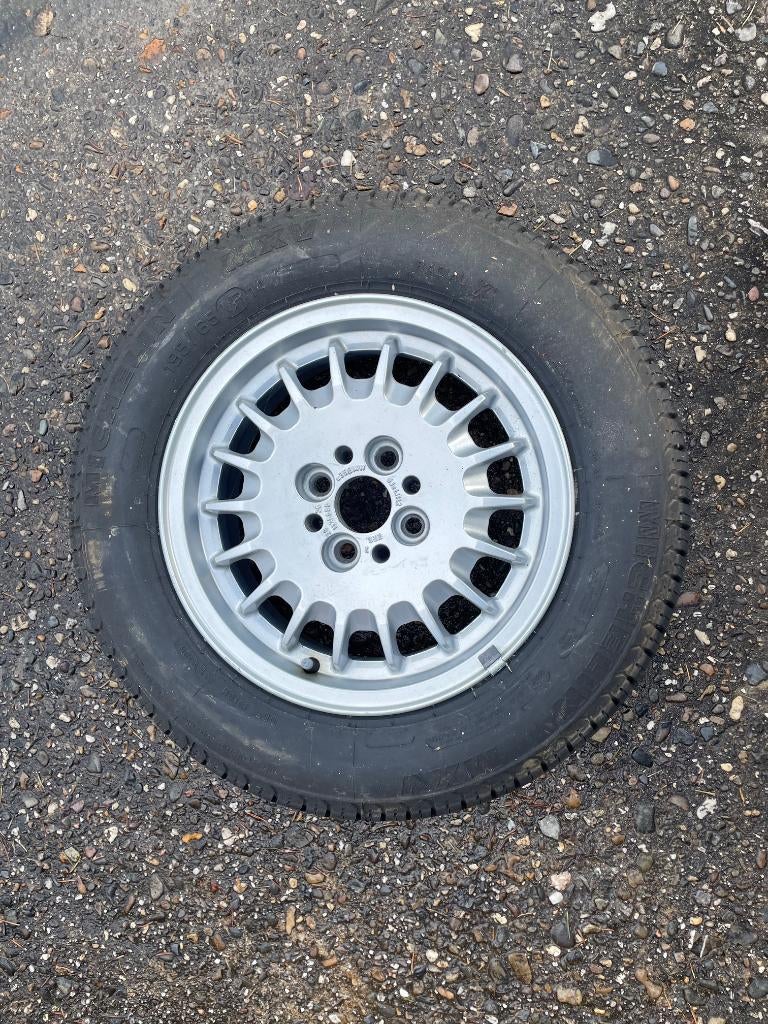 1 BMW E30 Kroonkurk velg 14 inch, Auto-onderdelen, Banden en Velgen, Ophalen, 14 inch, Banden en Velgen, Nieuw