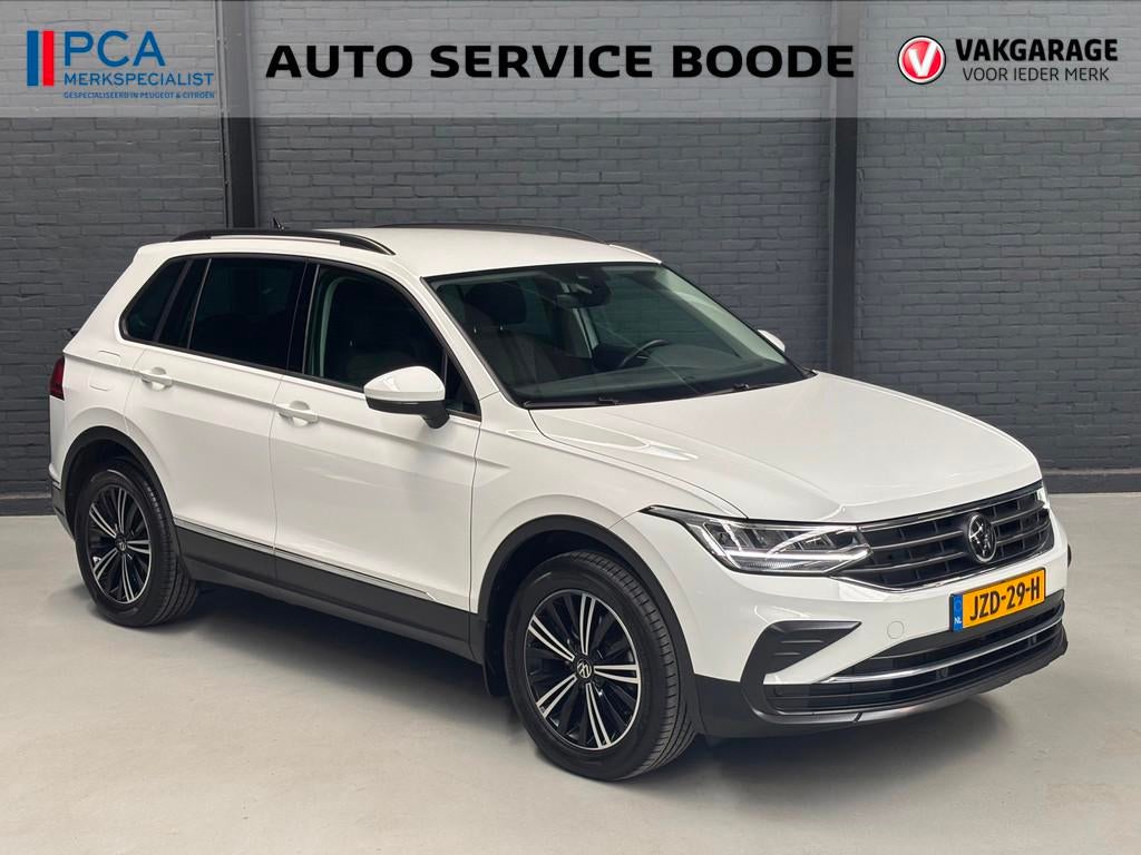 Volkswagen TIGUAN 1.5 TSI (150 pk) Life automaat - camera -, Auto's, Volkswagen, Euro 6, 4 cilinders, Wit, Bedrijf