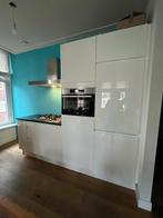 Gebruikte witte greeploze keuken incl apparatuur, Ophalen, Gebruikt, Wit, Graniet of Steen