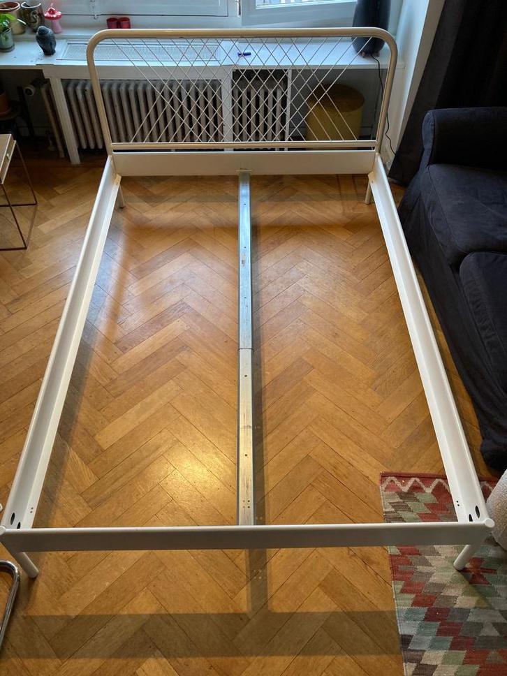 Ikea bedframe Nesttun 140x200, Huis en Inrichting, Slaapkamer | Bedden, Zo goed als nieuw, Twijfelaar, 140 cm, 200 cm, Metaal