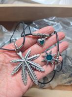 Partij kettingen, hanger met zwart koord, Overige materialen, Overige kleuren, Nieuw, Ophalen of Verzenden