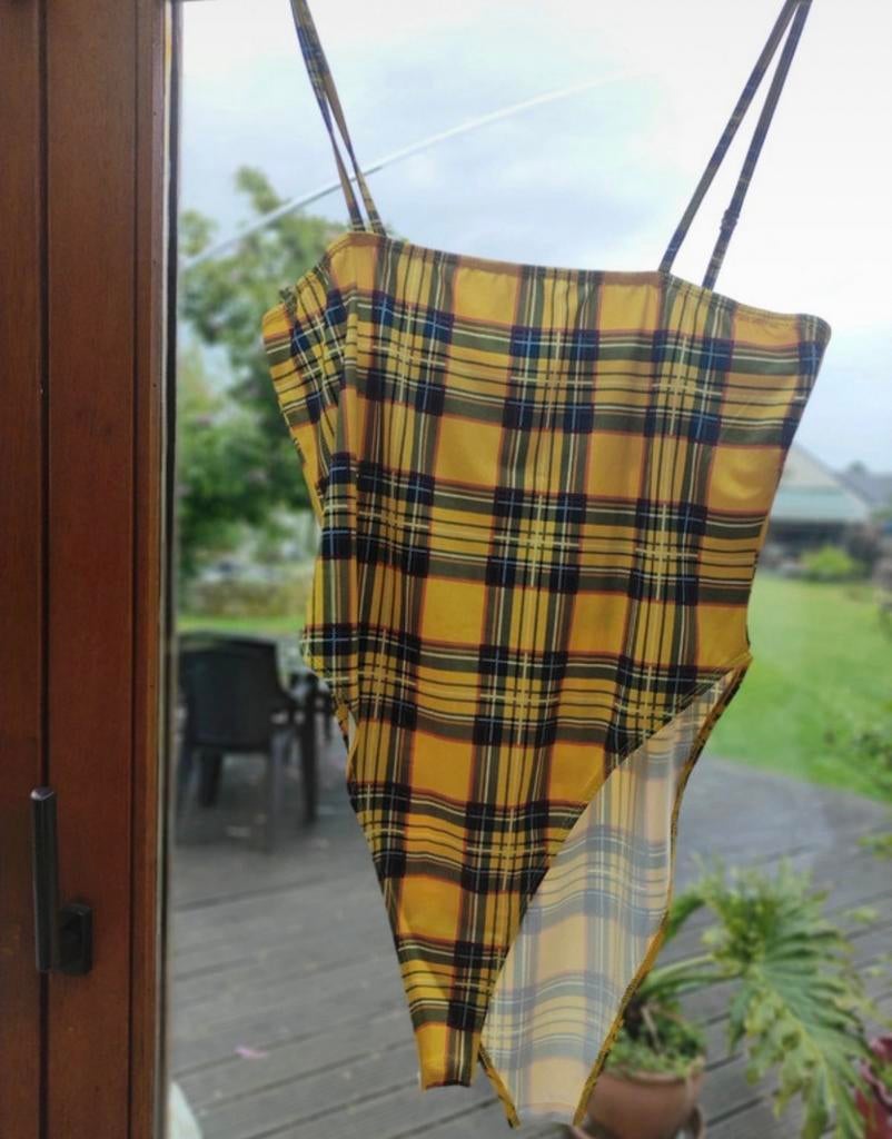 Gele tartan bodysuit - nooit gedragen - XL, Ophalen of Verzenden, Nieuw