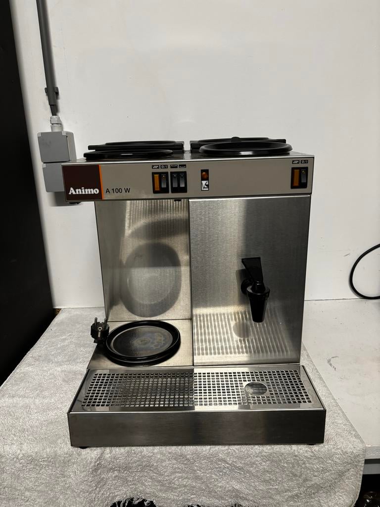 Animo A 100 W koffiezetapparaat met heet water dispenser, Ophalen, 10 kopjes of meer, Koffiemachine, Gemalen koffie