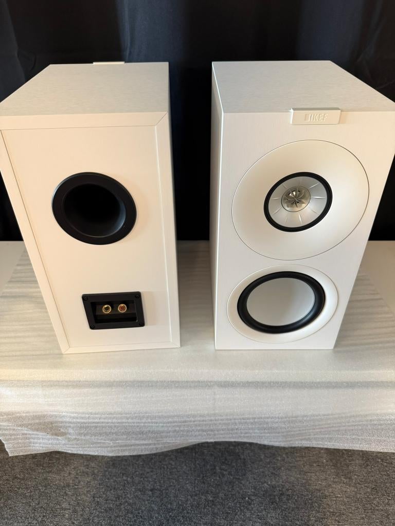 KEF Q concerto – Satin White | Als nieuw | Dealer garantie, Overige merken, Ophalen of Verzenden, Zo goed als nieuw, 120 watt of meer
