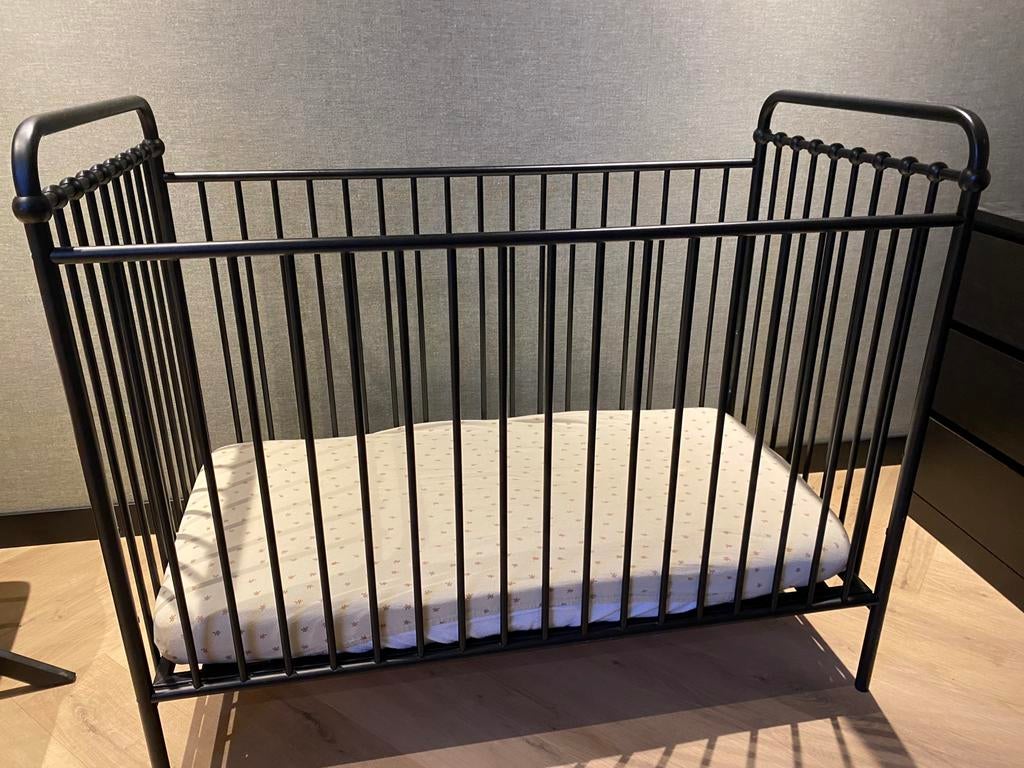 Ledikant zwart kids mill, Ophalen of Verzenden, Zo goed als nieuw, Ledikant