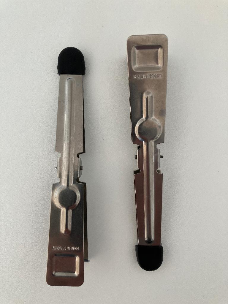 2 stuks rvs pincet met veer en rubber tip - gebruikt - prima, Ophalen of Verzenden, Gebruikt, Doka-onderdelen, Draagbaar