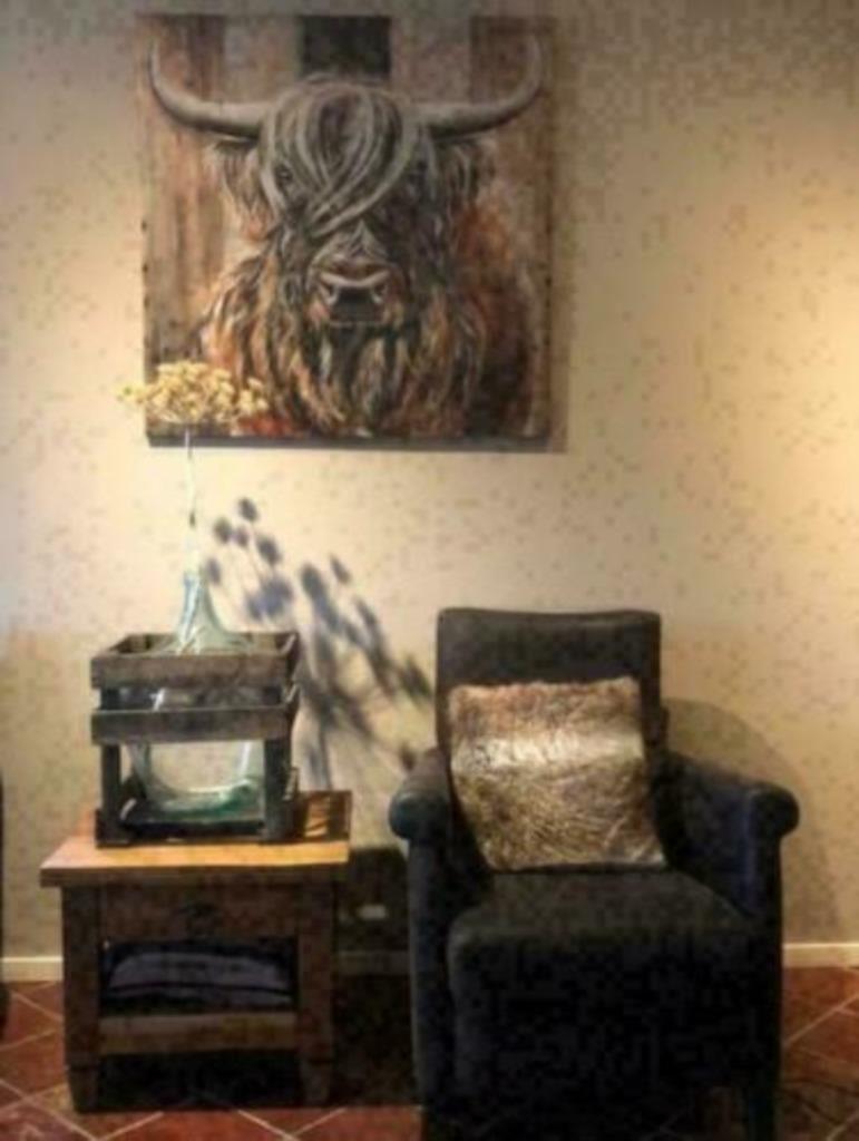 Grote ballon flessen, gistfles, wijnflessen , houten kratten