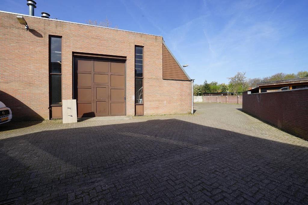 Bedrijfshal / Bedrijfruimte met buitenterrein in Veldhoven, Zakelijke goederen, Bedrijfs Onroerend goed, 839 m², Huur, Bedrijfsruimte