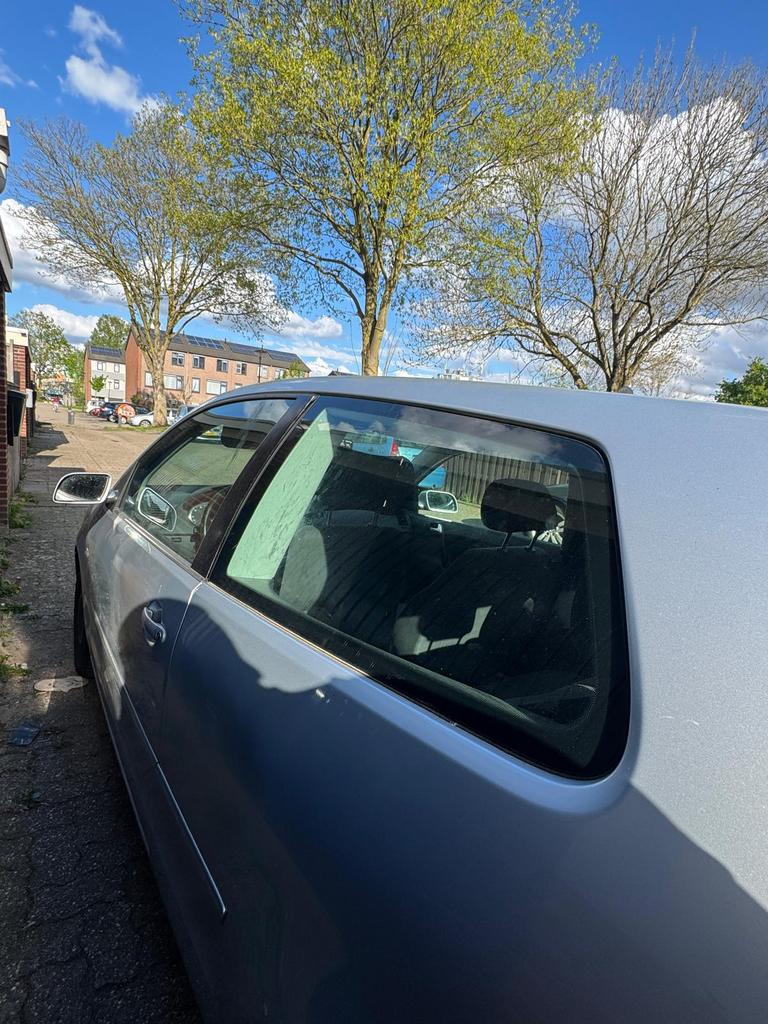 Volkswagen Polo 1.4 55KW AUT 2005 Grijs, Auto's, 74 pk, Zwart, 49 €/maand, Origineel Nederlands