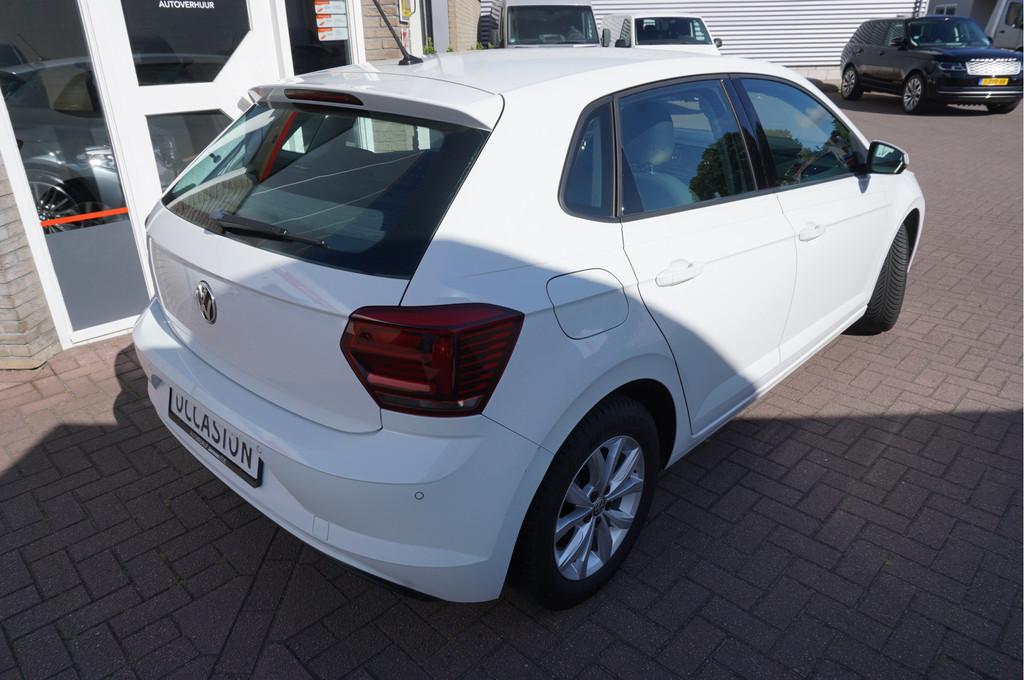 Volkswagen Polo 1.0 TSI Highline (bj 2018), Auto's, Voorwielaandrijving, Stof, Gebruikt, Zwart