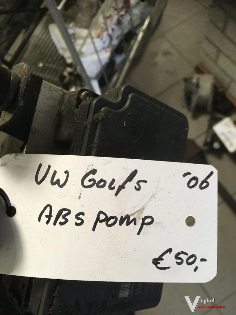 Vw Golf 5 bwjr2006 ABS pomp, Gebruikt, -, -, Ophalen of Verzenden