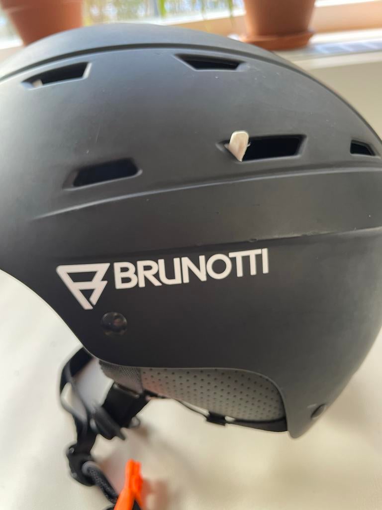 Brunotti Skihelm - Maat 58-61 cm, Sport en Fitness, Skiën en Langlaufen, Overige merken, Gebruikt, Overige typen, Ophalen of Verzenden