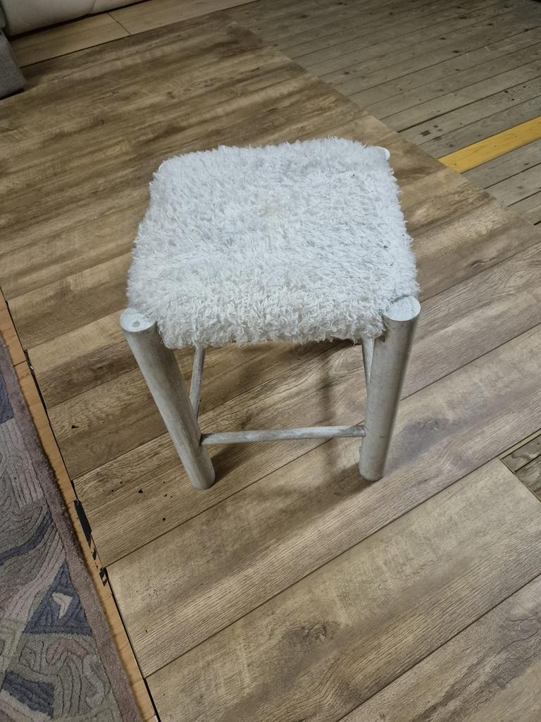 Decoratief krukje met zachte zitting (60 cm), Huis en Inrichting, Ophalen of Verzenden, Gebruikt, Hout