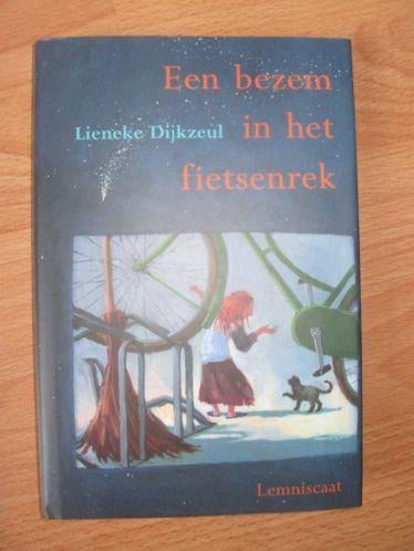Lieneke Dijkzeul - een bezem in het fietsenrek nieuw, Ophalen of Verzenden, Nieuw, Fictie algemeen