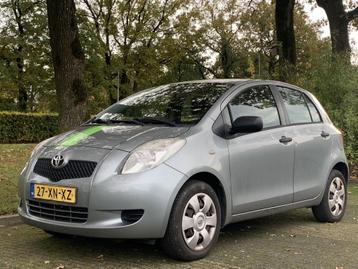 Toyota Yaris 1.0 VVTi Spirit 5-deurs, APK 08-26! (bj 2007) beschikbaar voor biedingen