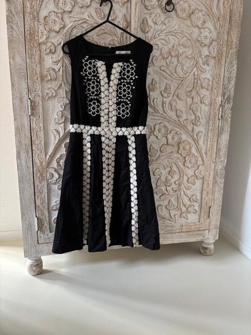 Prachtige jurk maat 36/38, Kleding | Dames, Jurken, Zo goed als nieuw, Maat 36 (S), Zwart, Boven de knie, Ophalen of Verzenden