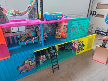 LOL Surprise Clubhouse Poppenhuis met dos beschikbaar voor biedingen