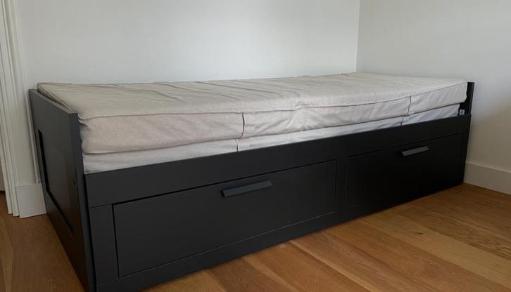 IKEA BRIMNES Day-bed, Huis en Inrichting, Slaapkamer | Bedden, Zo goed als nieuw, Tweepersoons, 80 cm, 200 cm, Hout, Zwart, Ophalen