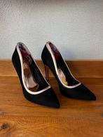 Ted Baker Sayu Sued AF - pumps maat 38, Kleding | Dames, Schoenen, Pumps, Zwart, Ophalen of Verzenden, Zo goed als nieuw
